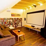 Cinema Lägenhet *