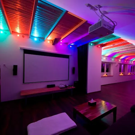 Cinema * Eltzerhoefe